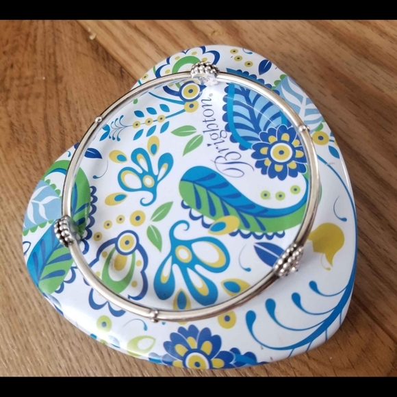 Brighton Silver Twinkle Round Bangle ✨️ (Length about 8.2") - Picture 2 of 6